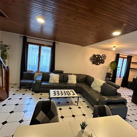 Agreable Appartement Dans Une Maison Saint-Denis  Exterior photo