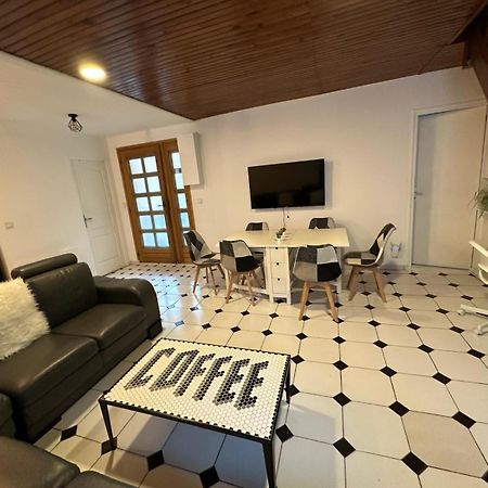 Agreable Appartement Dans Une Maison Saint-Denis  Exterior photo
